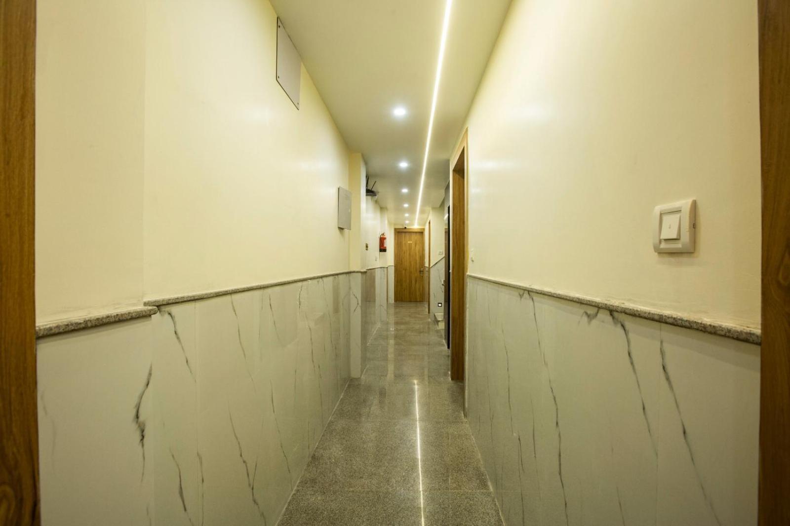 Hotel Luxe Manor Near Delhi Airport New Delhi Exterior photo